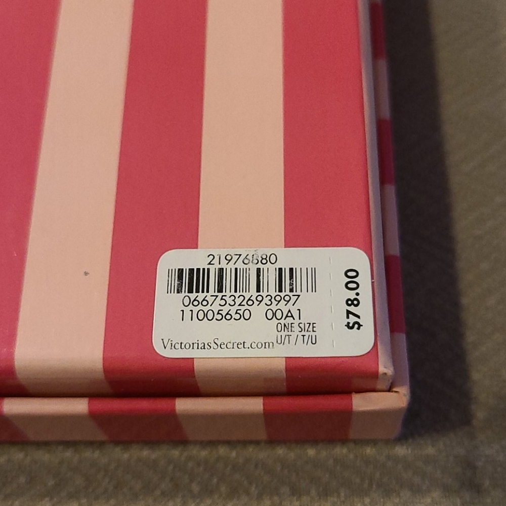 NWT Victoria's Secret Rose Gold Bracelet with Box - Picture 5 of 5